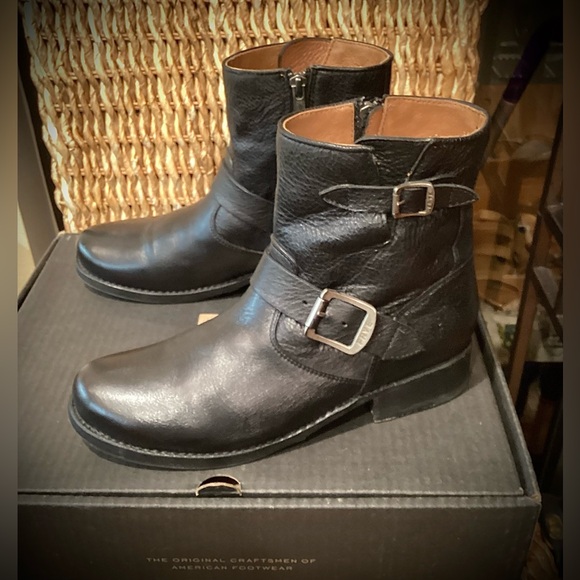 BNIB FRYE Boots 8.5B - Picture 8 of 9